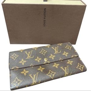 Authentic Louis Vuitton Sarah Bifold Wallet